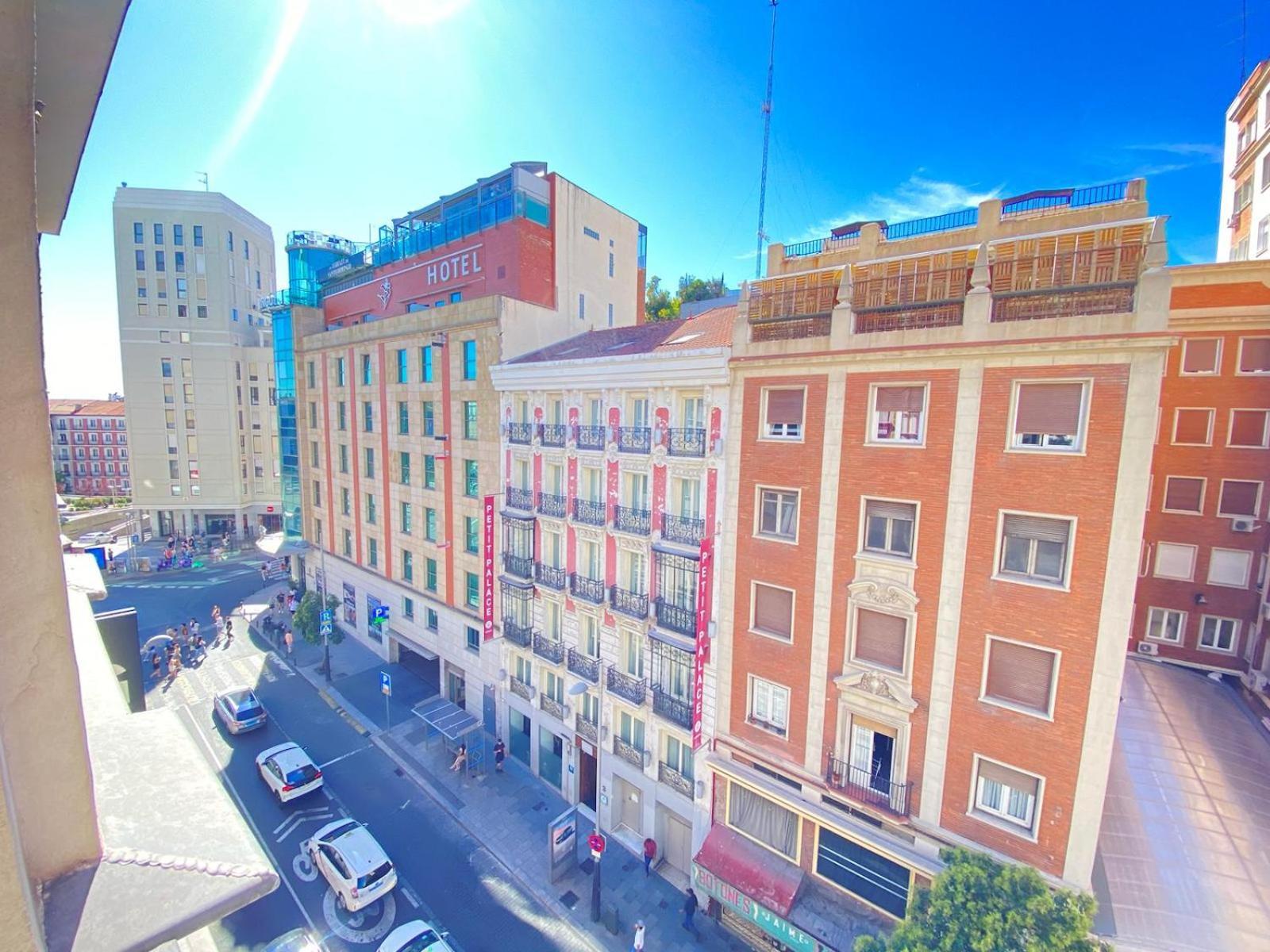 Estudios Gran Via Madrid Bagian luar foto